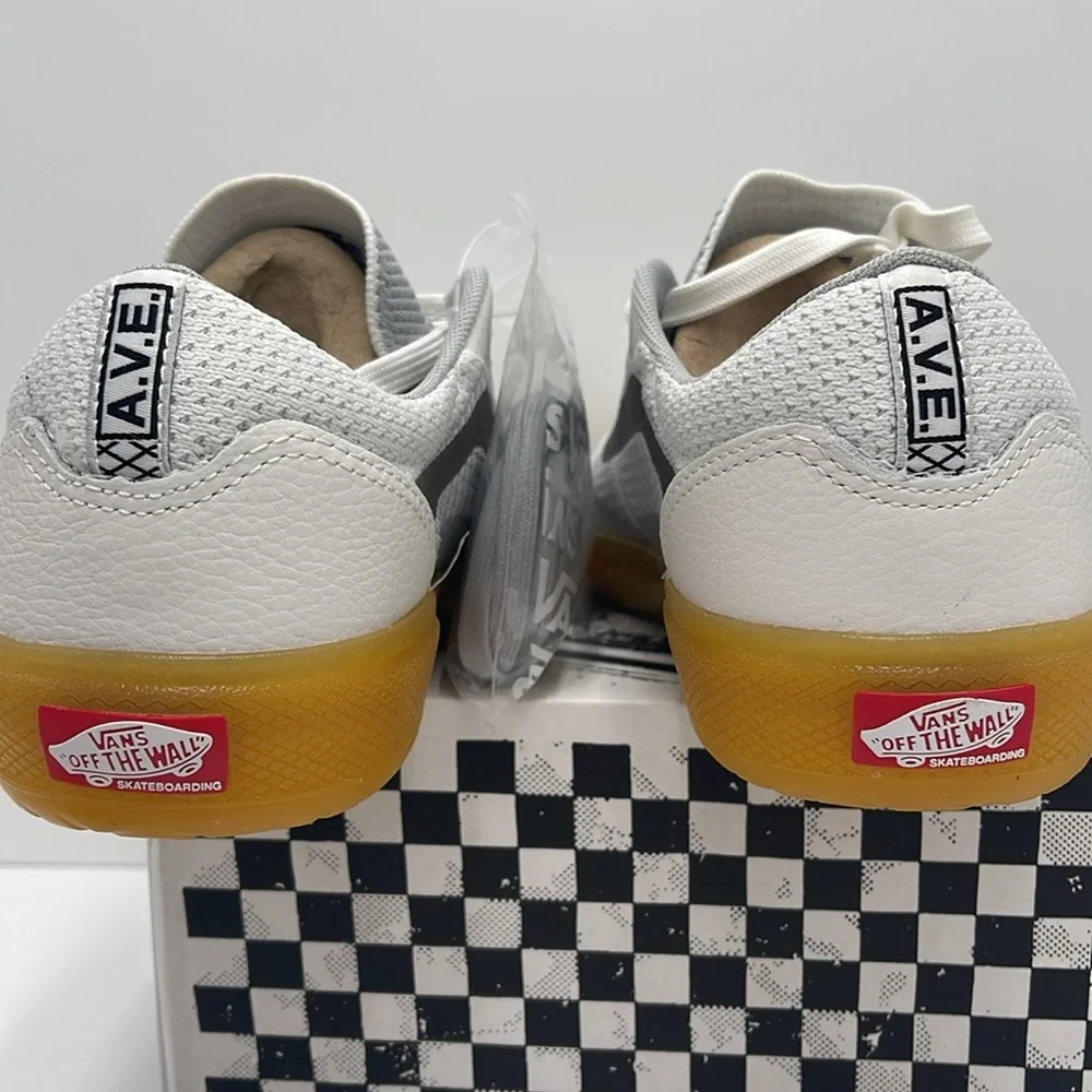 Vans Men’s Ave Knit. White/Gum
VN0005UW9DH
Sneakers - Picture 13 of 16